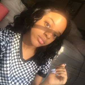 Meet your Posher, Alexis